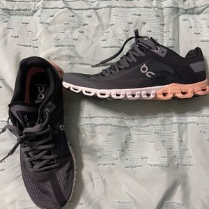 OnCloud flow grey, coral, black